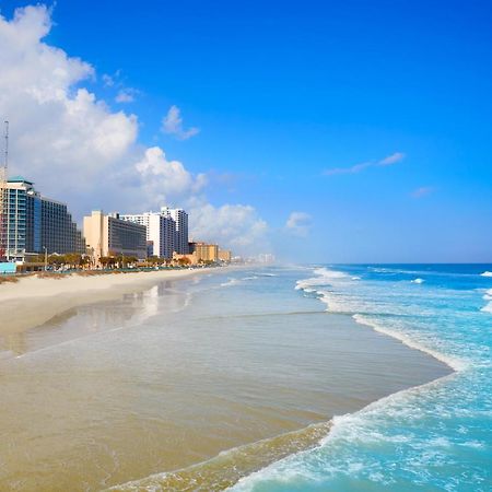 Newly Renovated Oceanfront Studio W/ Balcony - Daytona Beach Apartment Exterior photo
