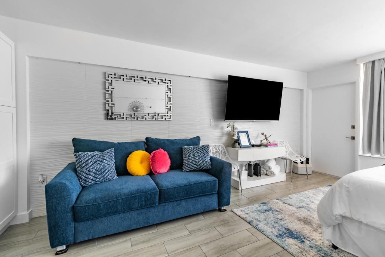 Newly Renovated Oceanfront Studio W/ Balcony - Daytona Beach Apartment Exterior photo
