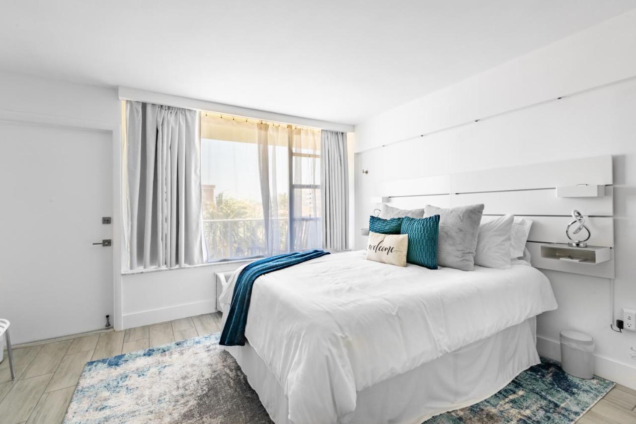 Newly Renovated Oceanfront Studio W/ Balcony - Daytona Beach Apartment Exterior photo