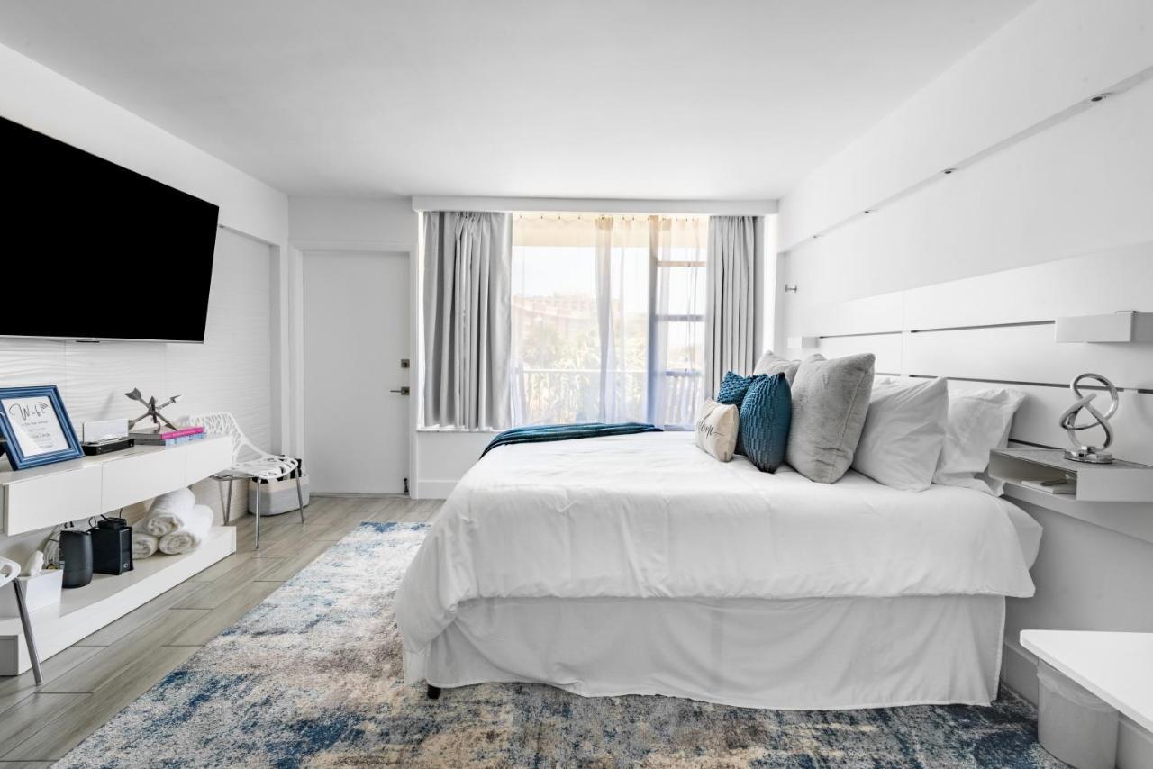 Newly Renovated Oceanfront Studio W/ Balcony - Daytona Beach Apartment Exterior photo