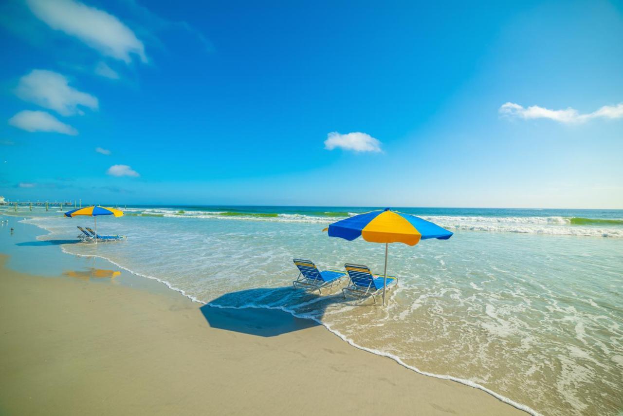 Newly Renovated Oceanfront Studio W/ Balcony - Daytona Beach Apartment Exterior photo